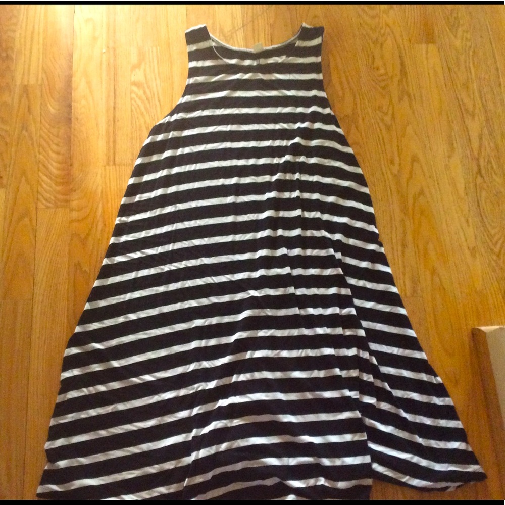Sleeveless striped midi dress like new condition